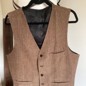 Classic Brown herringbone pattern vest